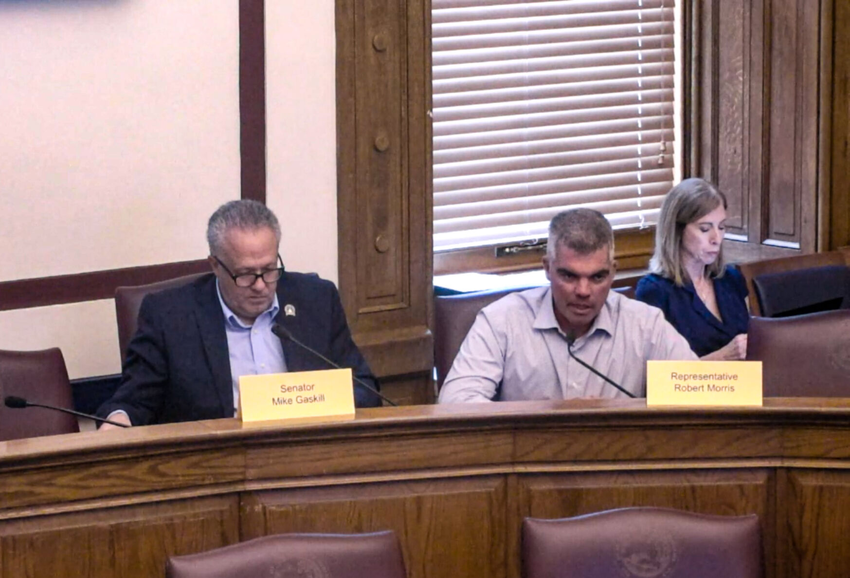 Lawmakers introduce resolutions to memorialize fallen officers